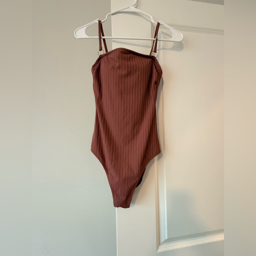 Shade & Shore Ribbed One-Piece Swimsuit in Mauve